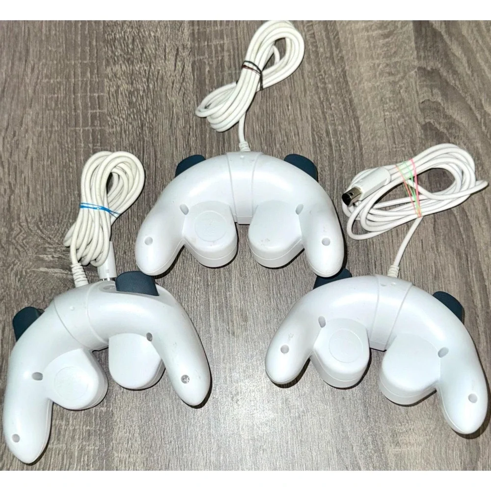 GameStop Wired Controllers for Nintendo GameCube Set of 3 White Turbo READ